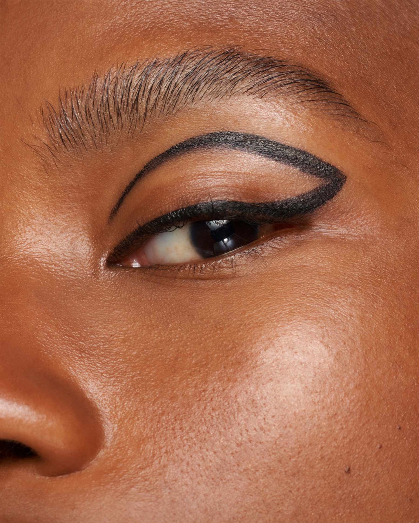 Felt Tip Illustrative Eyeliner