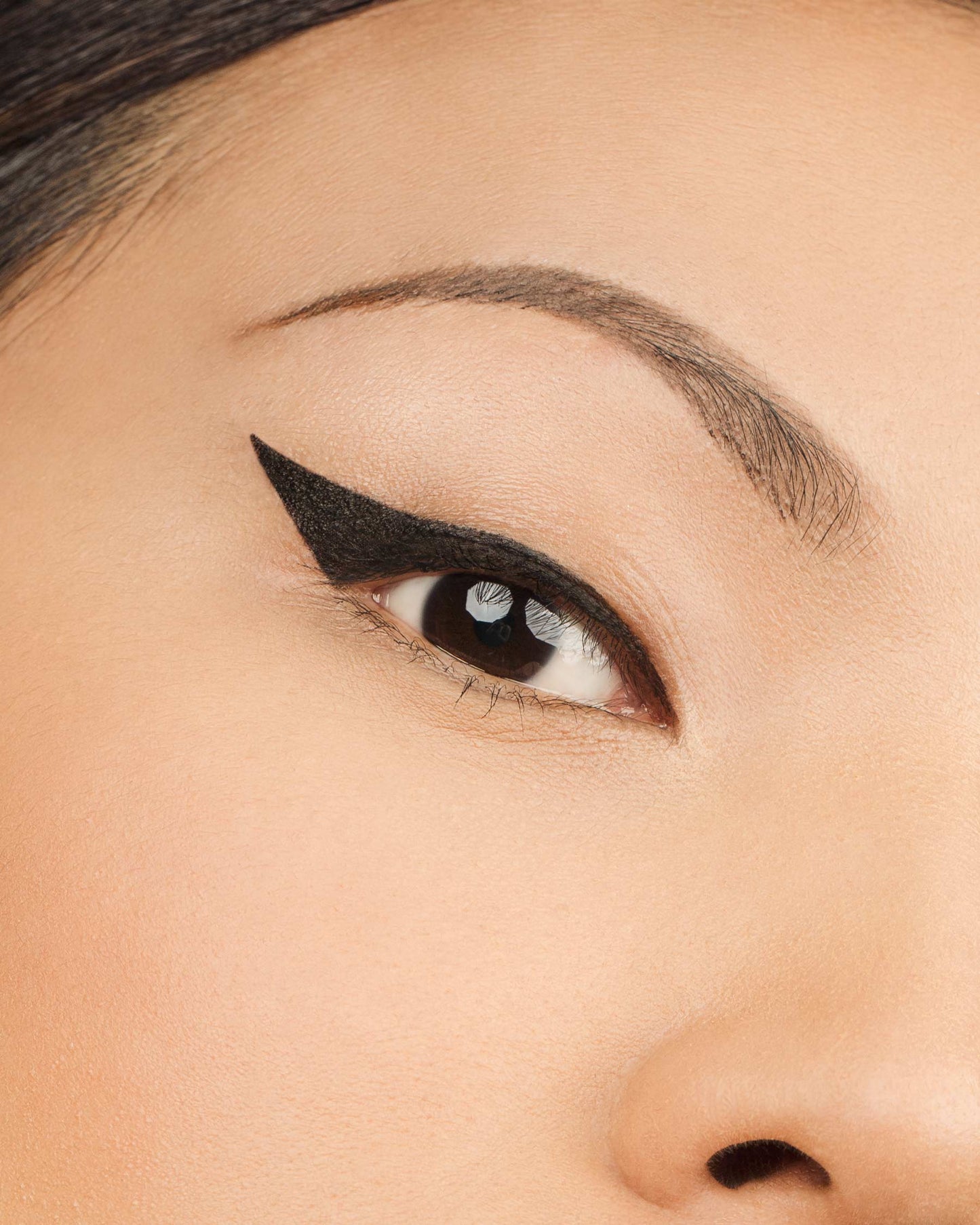 Felt Tip Illustrative Eyeliner